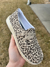 Load image into Gallery viewer, Flash Leopard Shoes